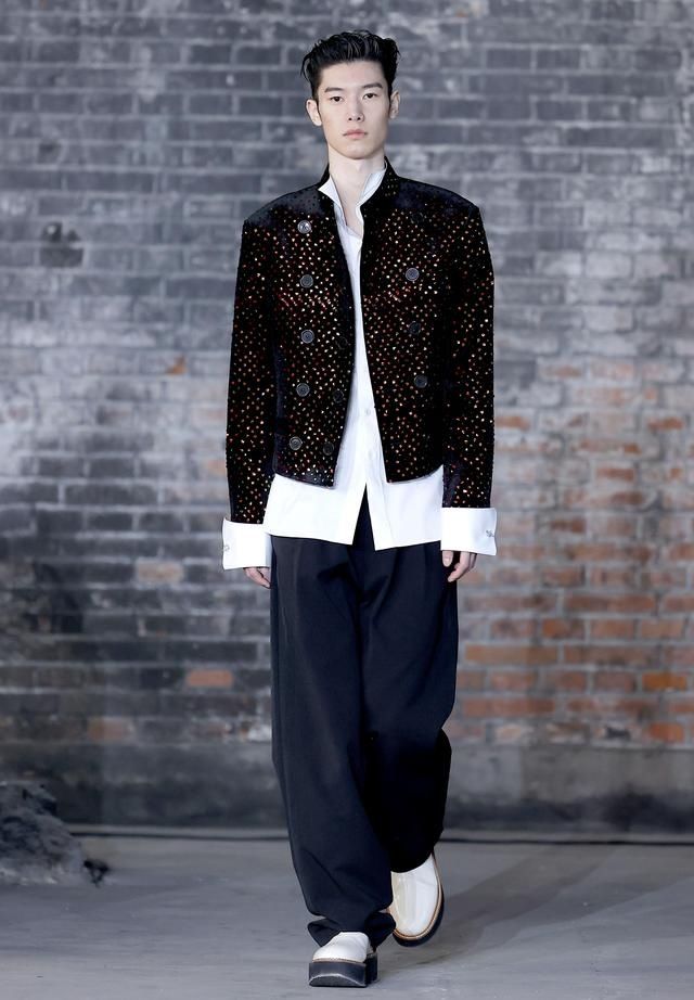 王玉涛|“Beautyberry·王玉涛时装发布会”在京举行