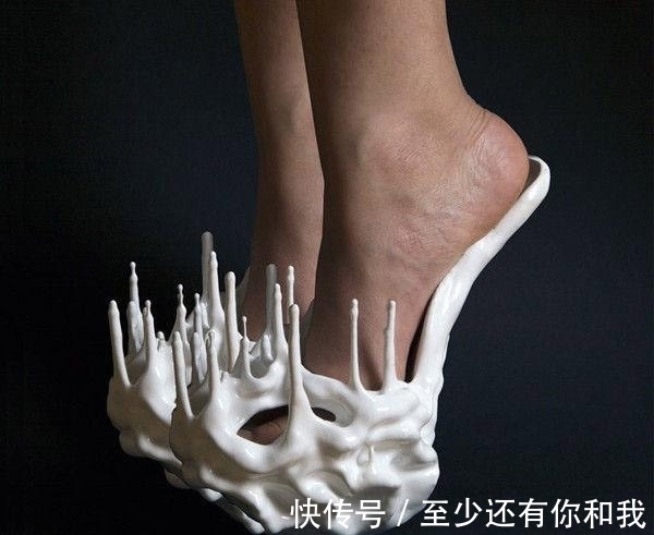 奇葩|穿这样的高跟鞋走在街上确定不会被认成奇葩,外国女星竟然天天穿