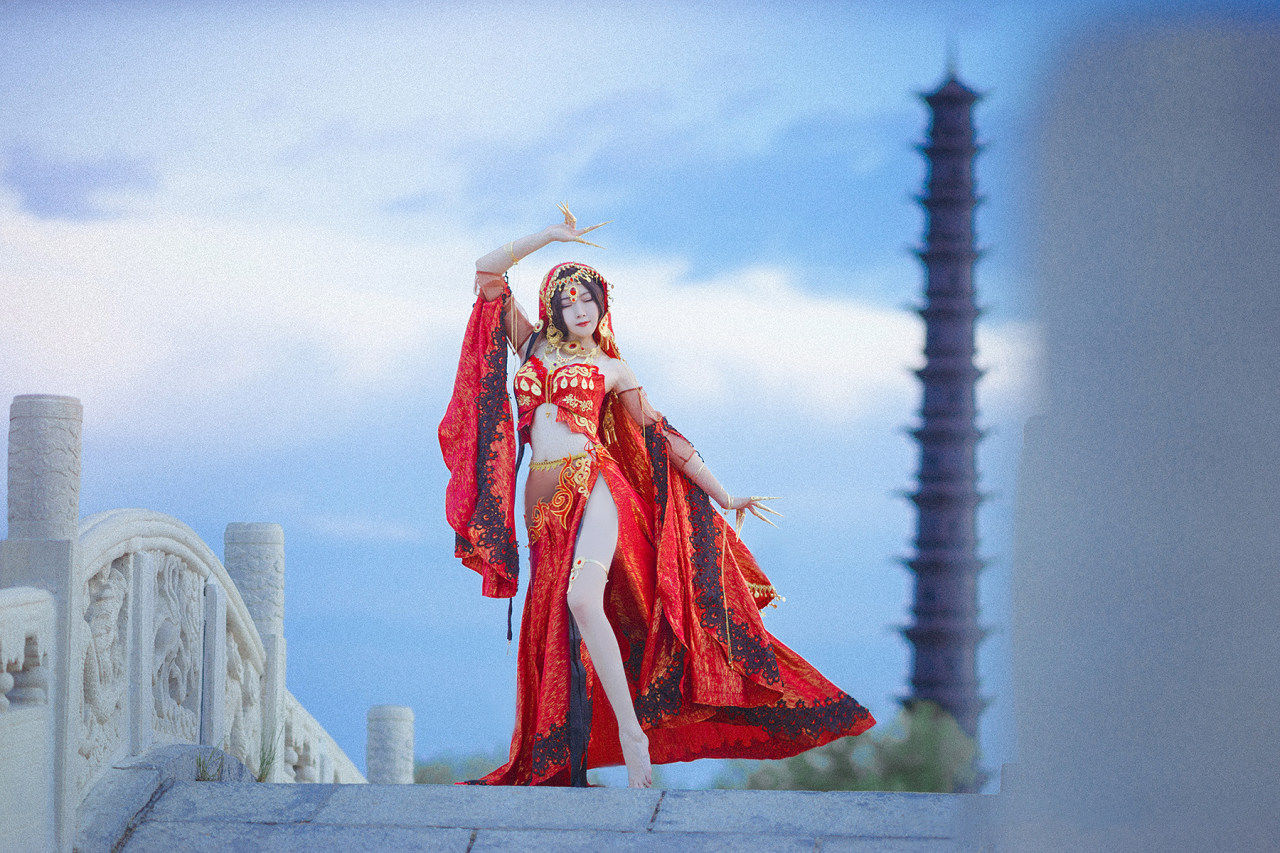 cospl劍網3 紅衣教探雪cosplay