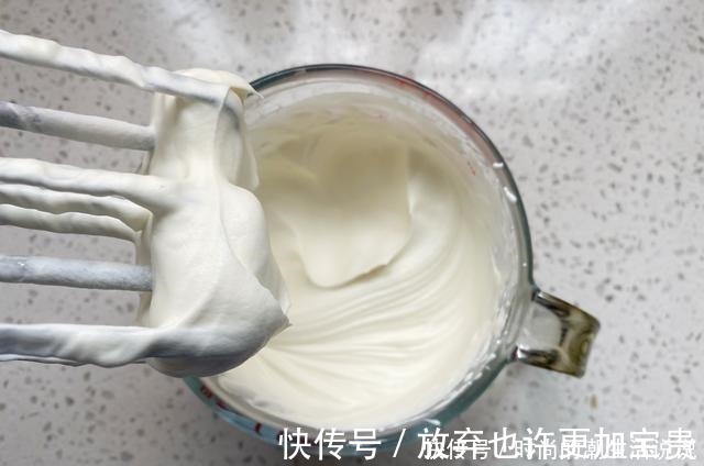 自制香浓的可可蛋糕卷,做法简单又方便,怎么卷都不开裂