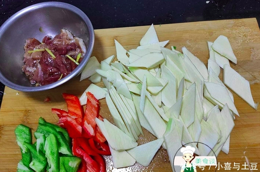 停不下|茭白炒肉此做法,简单一炒就很香,低脂营养高,好吃停不下筷子