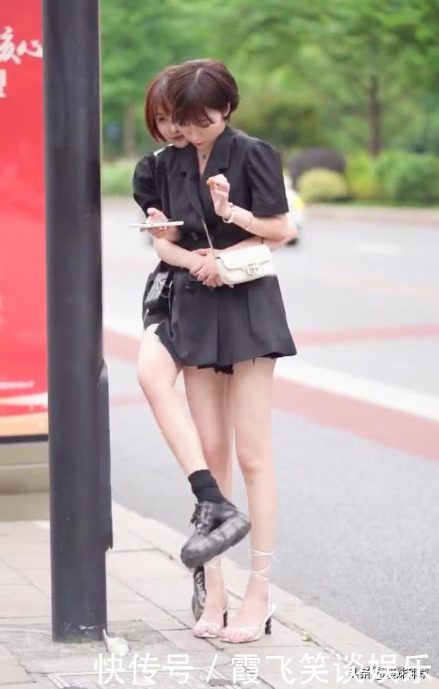 这年头又火了“螺丝鞋”，马丁靴一站她旁边，显腿长逊色不少