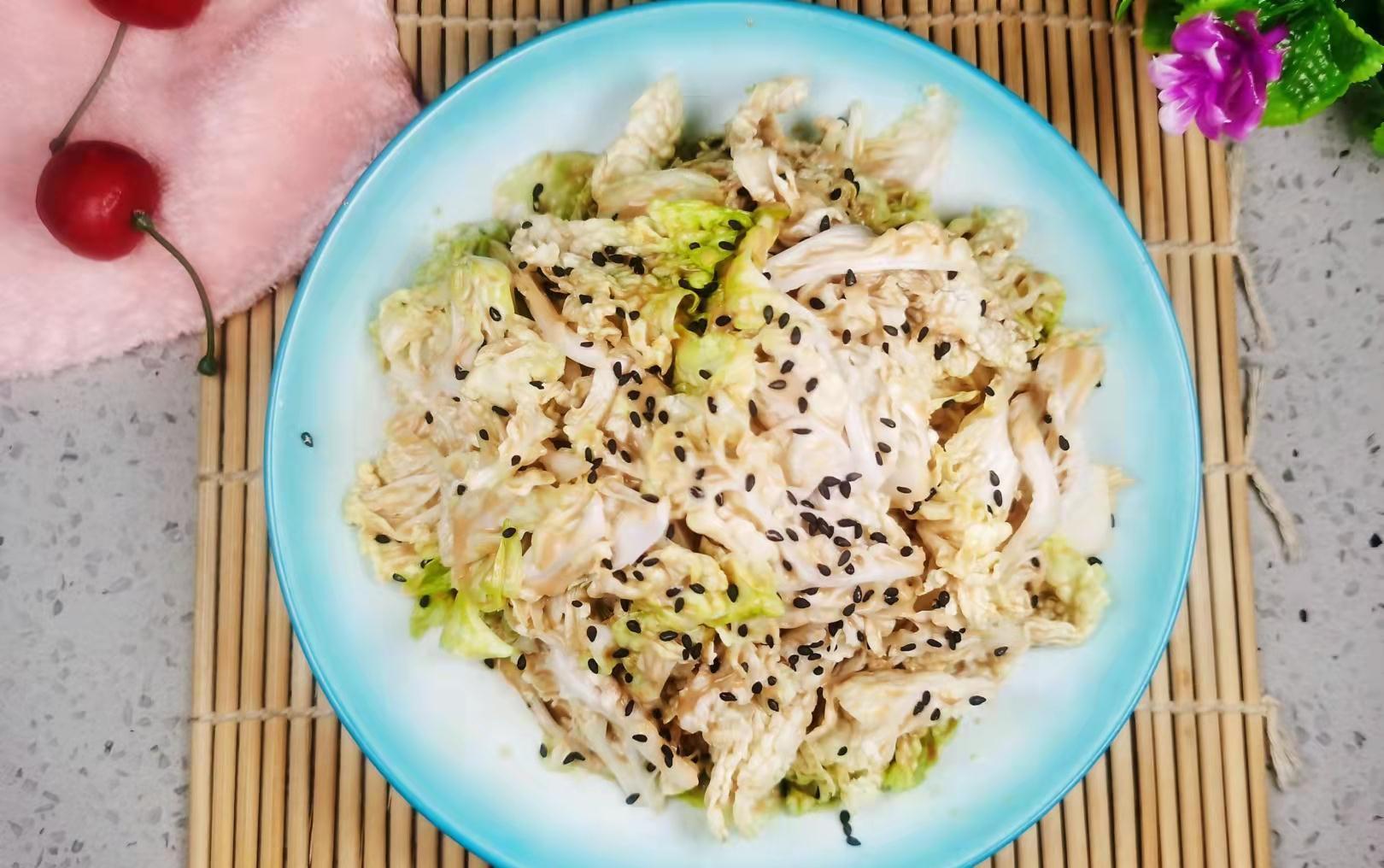 秋季吃白菜,教你1个新吃法,不炖不炒,3分钟上桌,好吃到添盘