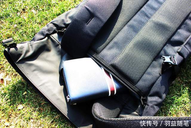 翻开包包给你看,短途出行都带些什么?超级实用的随身好物分享!