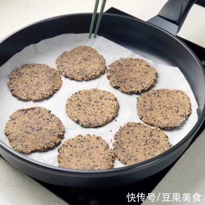 黑芝麻|麦麸饼干竟然这么好做？你一定得学学