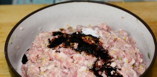 餐馆|不要只是加水拌饺子馅，教你正确的方法，学会再也不去餐馆了