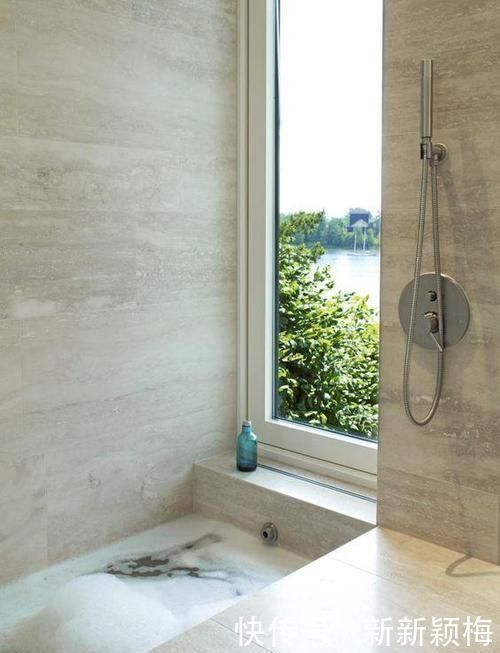 下沉式|头一次见装下沉式浴缸,没想到这么偷面积的卫生间更漂亮宽敞了