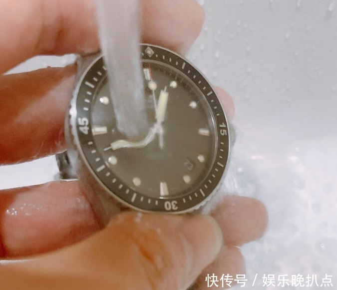 手表|有一种贵叫低调,35岁解毒宝珀五十噚深潜器