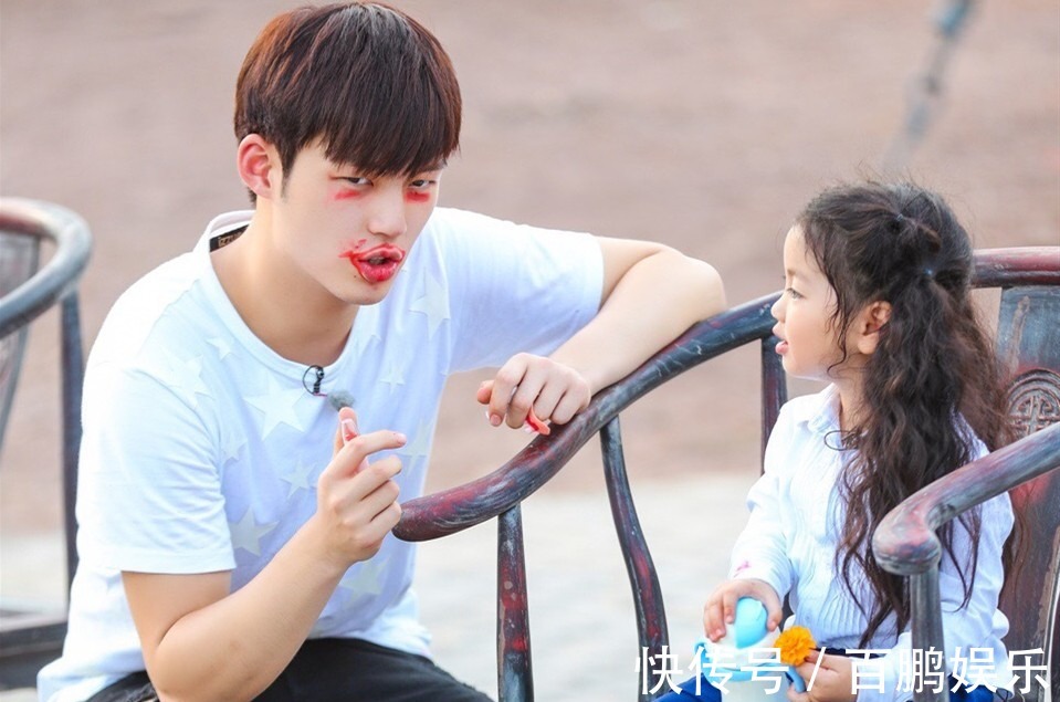 外公去世,董力没能见最后一面,为了工作妈妈骗他外公病情好转