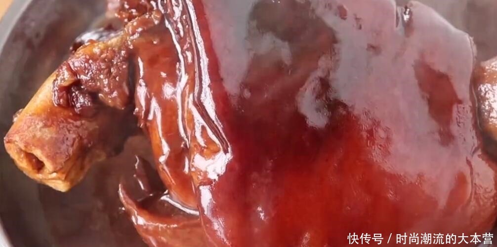 脱骨|大厨教你做红烧肘子,秘制方法超简单,肉质软糯脱骨,又香又好吃