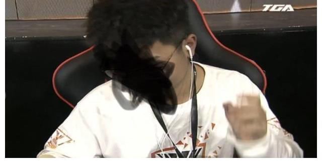 林锡携郝一点女装出镜，被吐槽没诚意！同为顶流主播ANBK更有看点