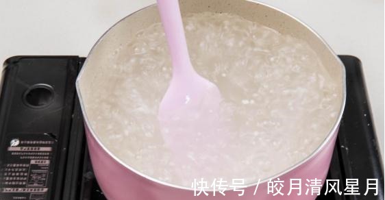 自己在家也能做抹茶西米冻,做法超简单,质地Q弹又筋道!