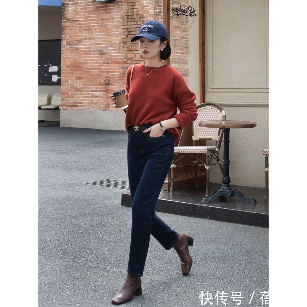 大长腿 阔腿裤已经out了,今年流行“牛仔裤”,搭配针织衫、外套真洋气