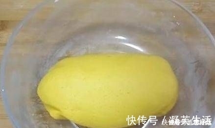 法南瓜饼|南瓜最好的吃法南瓜饼做的，外脆里嫩，老人和孩子都喜欢