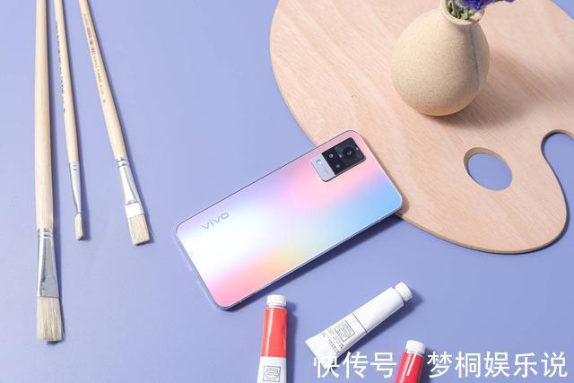 机身|轻薄机身并非唯一亮点，vivo S9实力诠释优秀工业设计