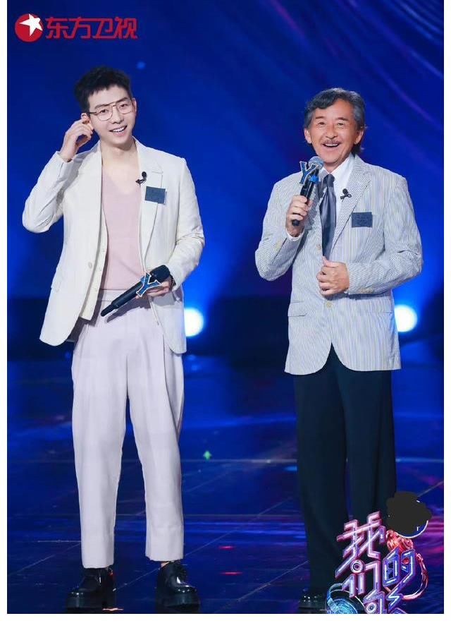 我們的歌：團戰(zhàn)實力基本明朗，胡夏林子祥獨一檔，單依純?nèi)孕枧?
onload=