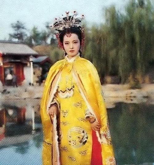 老太妃@贾元春何以会被赐死?连犯三忌你看她死前都干了什么