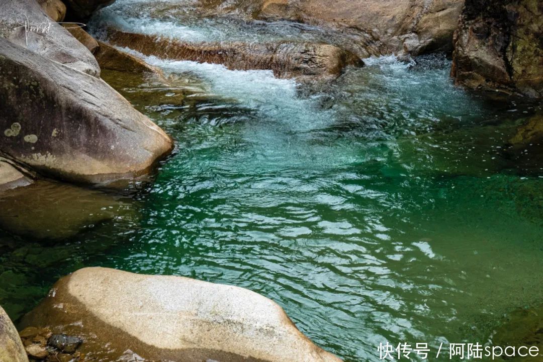 夏腊梅 游览“浙西小黄山”,这里的溪涧尤其适合在夏天玩耍