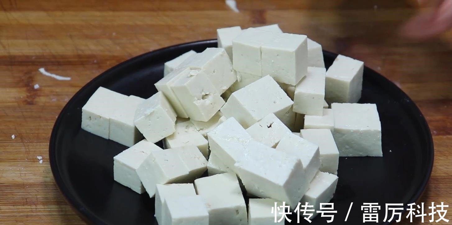 分享一种豆腐吃法,看着流口水,拿肉都不换,吃一次就念念不忘