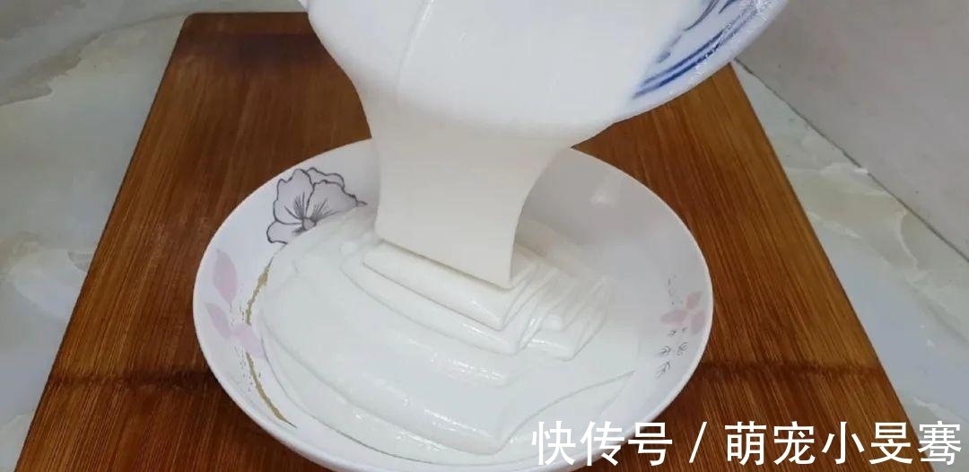 面团|糯米粉这样做才简单,加半碗红豆,软糯又香甜,比吃蛋糕还舒服