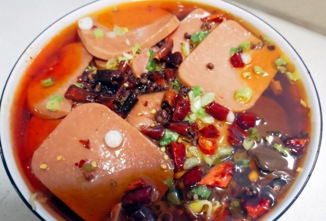 冷天,我家常吃毛血旺,香辣又热乎,边吃边出汗,汤汁拌饭也香