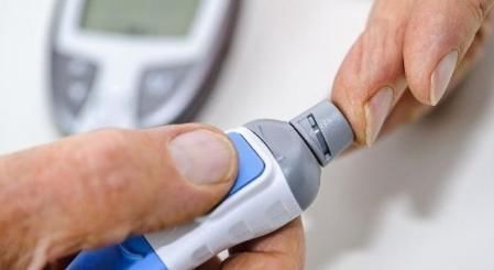 高血糖|糖尿病都是被拖出来的,睡前谨记2少、3不要,“血糖”乖乖降下来