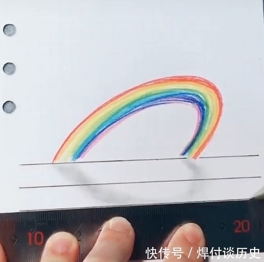 粉丝们|美术生教大家画彩虹,粉丝们很不屑,看到成画:这个可以有