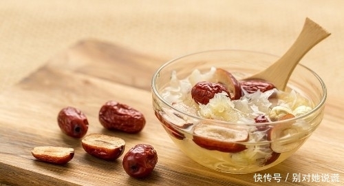 红枣与此物一起煮,女人每天喝一碗,补血宁心、养颜美容,不失眠
