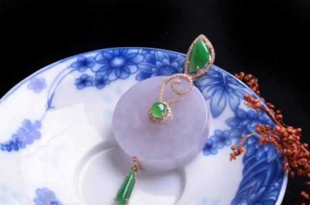 紫罗兰|红翡绿翠紫为贵教,你如何看懂紫罗兰翡翠,