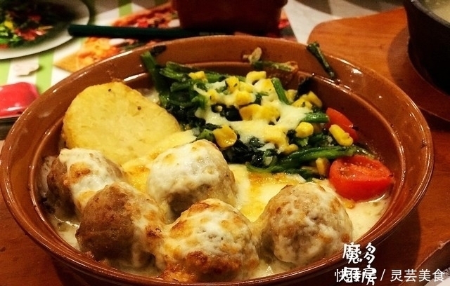 假期妈妈也放假，全家出去吃西餐，131元点了9种食物，比自助划算