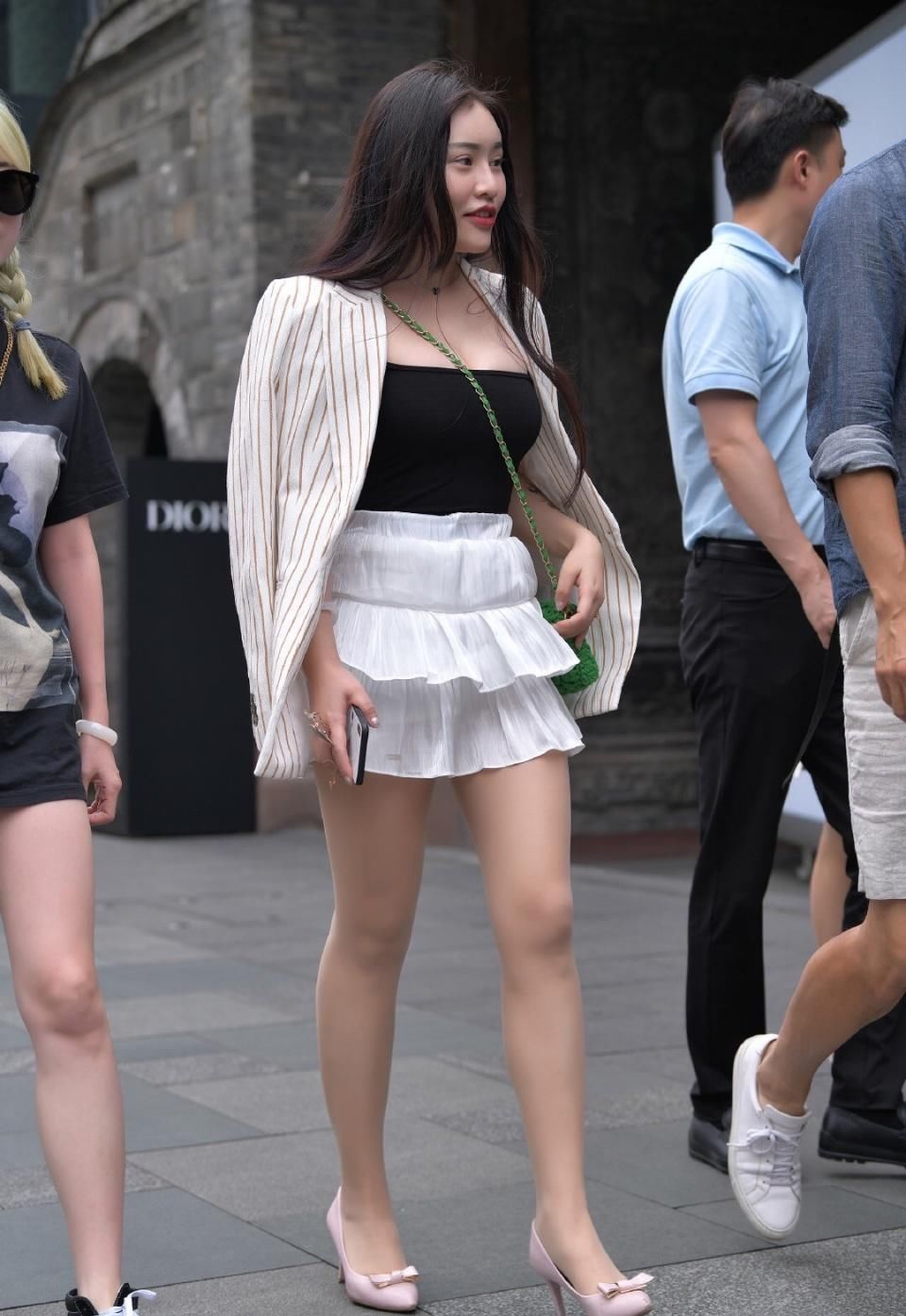 街拍长腿高跟美女，美的真是不讲道理啊