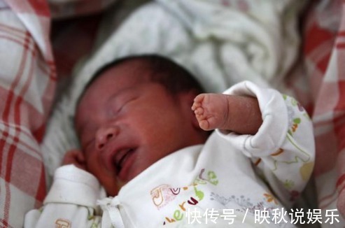 小陈|产妇生下''面具婴儿“，面部断裂像带面具，医生怒斥不配当妈