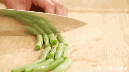 腌制豆角的方法|腌制豆角有人加食盐,有人加白酒,都不对,加它爽脆不生花