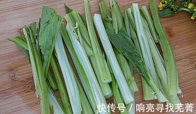 补钙|冬天别总是吃大鱼大肉了,这菜每天吃一盘,降脂又补钙,通便排毒!