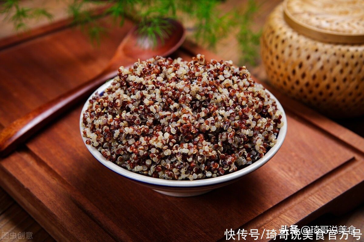 建议中老年人：别舍不得花钱！这种小零食，每天吃一小把，气色好