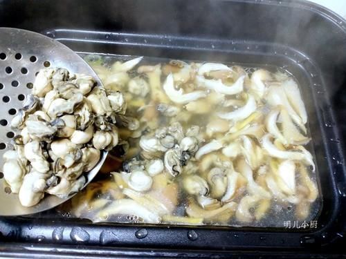 它是“海中牛奶”，现在最肥美，补钙补锌防感冒，一个冬天不生病