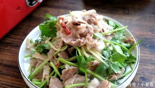 家常|一家四口的家常晚餐,妈妈亲手做的四菜一汤,用时不多,简单美味