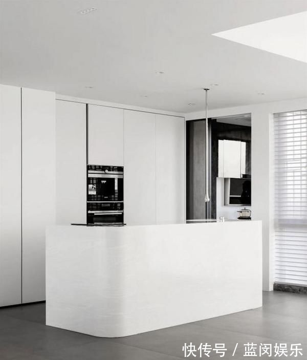 别墅|去他的豪宅风,95后宝爸拒绝奢侈,简装了289㎡的家,真心让人喜欢