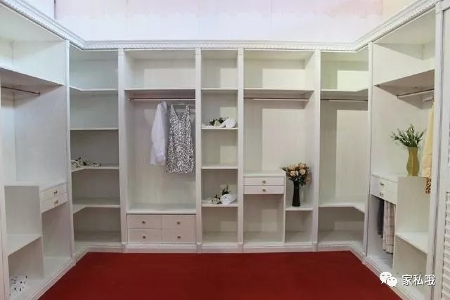 阳台柜|柜子到底是选免漆板好还是现场喷漆好?30年老木工这么说!