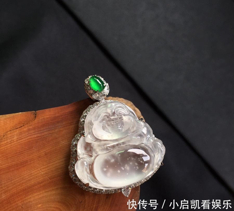 【哈轩翡翠】关于翡翠弥勒佛,你不知道的那些小知识!
