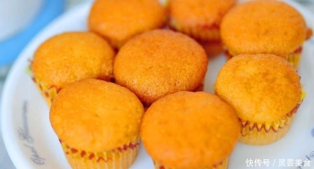想吃鸡蛋糕不用买,自己在家就能做,简单3步,看一遍就能学会