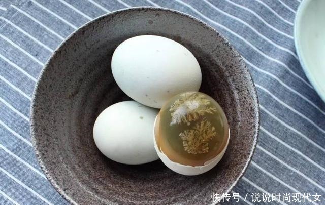 水煮|吃皮蛋，需要煮一煮吗很多人搞错，难怪“没味儿”，不懂别乱吃