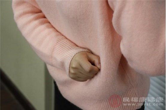 肚子脹是怎么回事