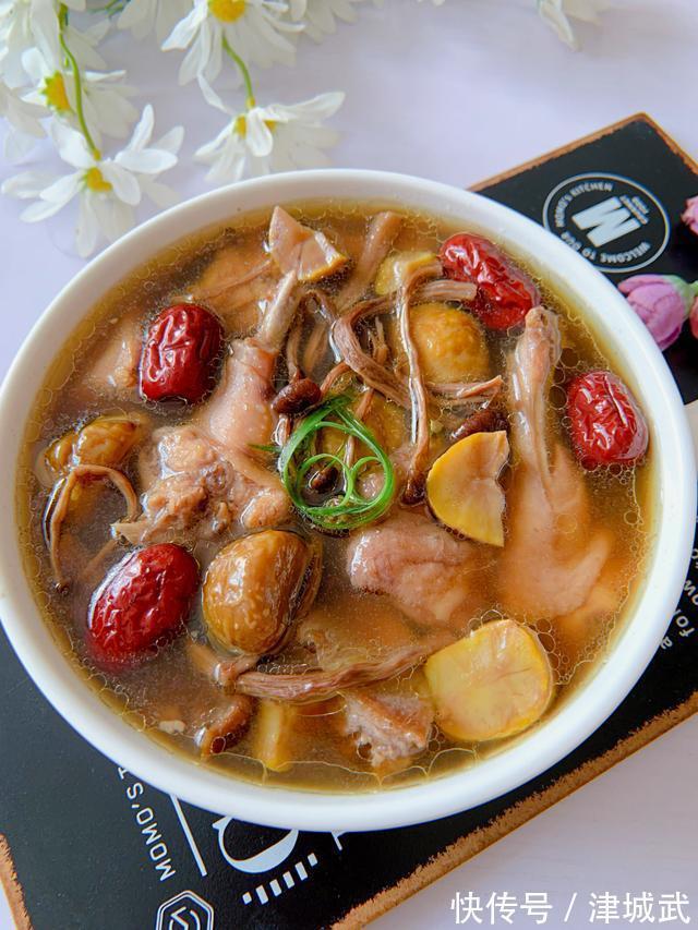 鸡汤|秋季多给家人喝这碗汤,鲜甜美味,营养滋补,越喝越暖!