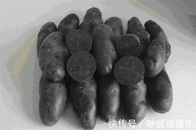 淡化|女性不愿早衰,推荐多吃3种食物,淡化色斑,消除毒素,显年轻