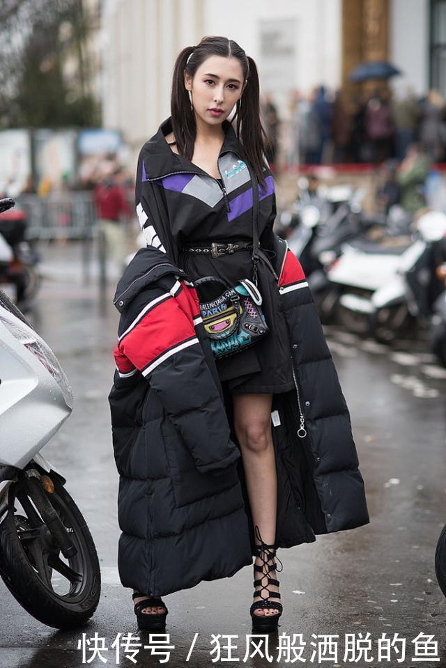冲锋衣+羽绒服好帅气,百搭还时尚,冬天这么穿太惹眼了