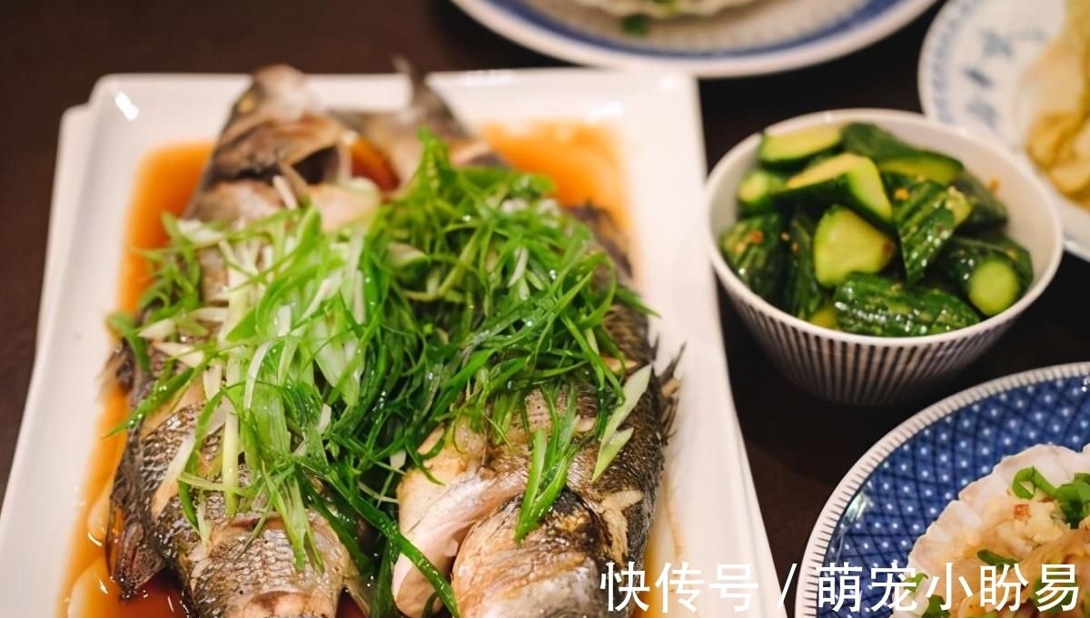 放生|做清蒸鱼,有人放盐,有人放生抽,老厨子:都不放!教你正确做法