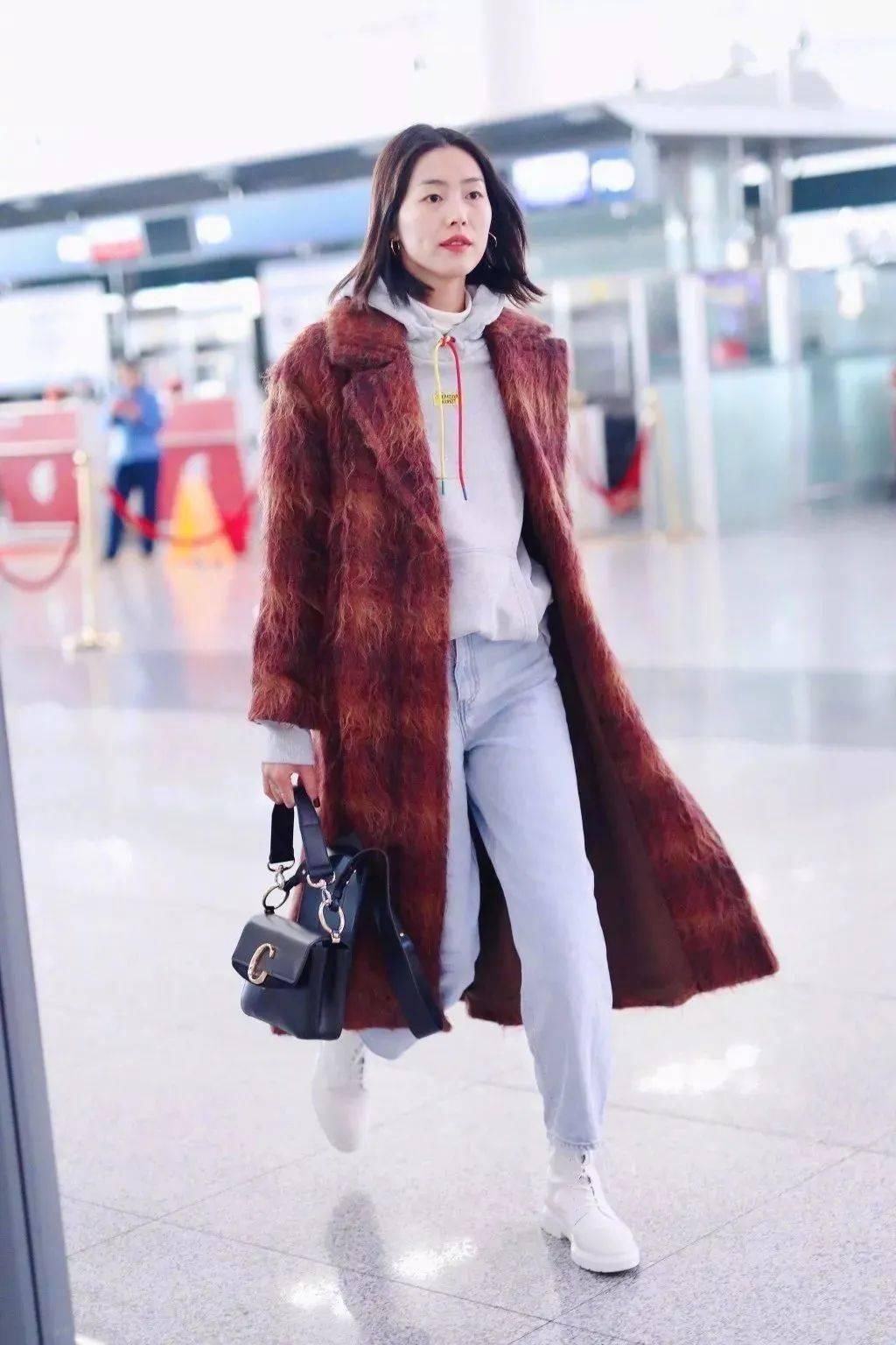  羽绒服|冬天学刘雯这么穿，保暖又时尚！