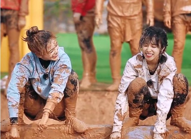 助理 宋雨琦麻袋砸脸baby自己却用手挡惹争议,baby助理发声耐人寻味!