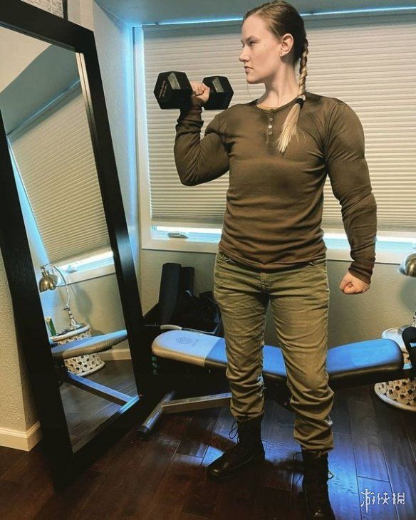 艾比|自己扮自己!《美国末日2》艾比脸模Cosplay“艾比”